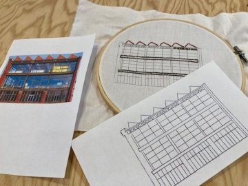Une architecture brodée