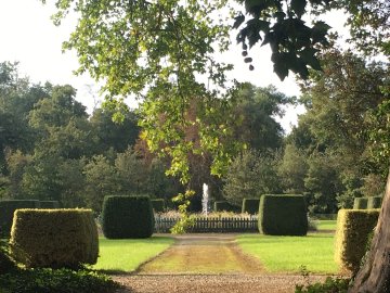 Visite accompagnée d'un grand jardin historique en bord de rivière