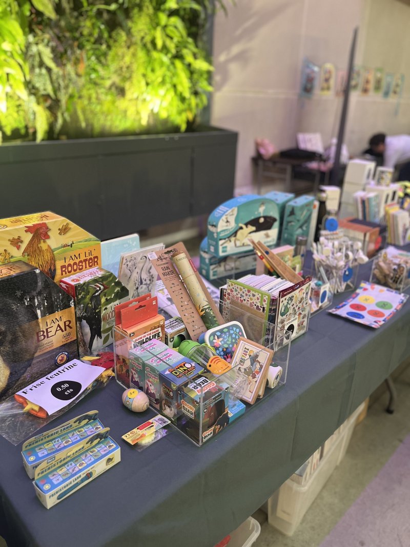 Braderie de la boutique et des bibliothèques du Muséum