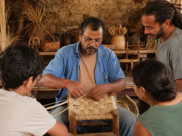 Atelier de paillage traditionnel par Gilles Toplan - Payaz et Mayaz