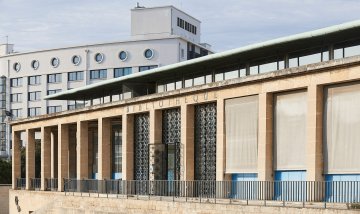 La bibliothèque universitaire Saint-Charles, œuvre de Fernand Pouillon