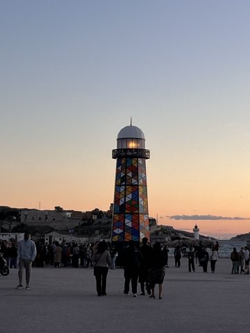 RE-LIGHTHOUSE. Installation monumentale pour l’espace public de Shareef SARHAN