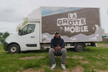 La grotte mobile passe par Malakoff
