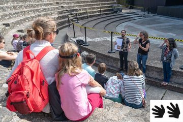 Du site au musée, visite en langue des signes