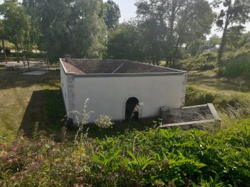 Visite du lavoir de Courgis