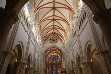 Visite guidée de la cathédrale Saint-Vincent : La nef, le chœur et la chapelle du Sacré-Cœur