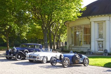 Exposition de voitures anciennes