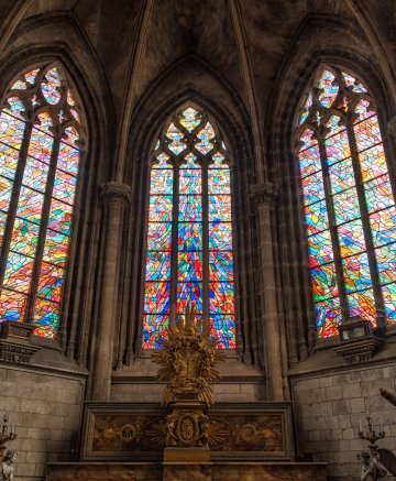 Visite flash : L’église du Saint-Sépulcre et ses vitraux anciens