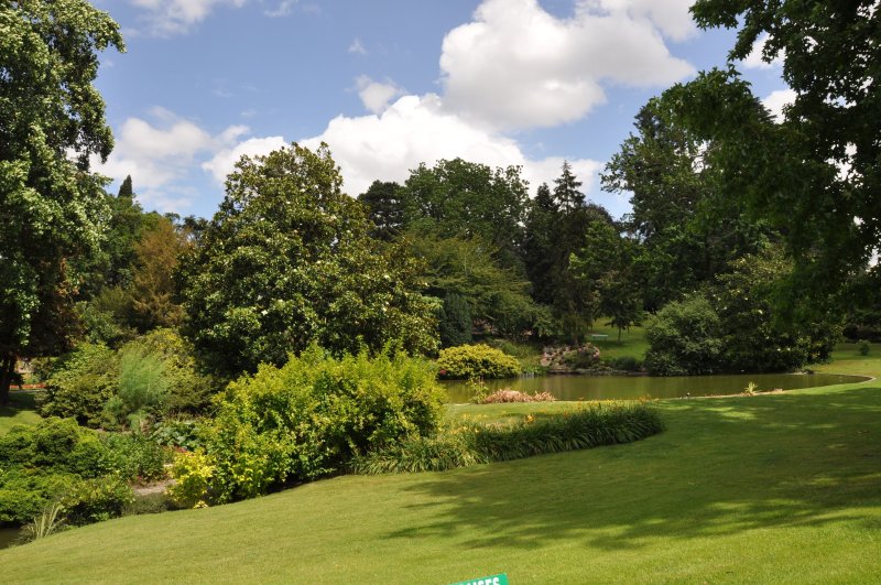 Angers Loire Greeters - Balade dans les jardins autour de la mairie