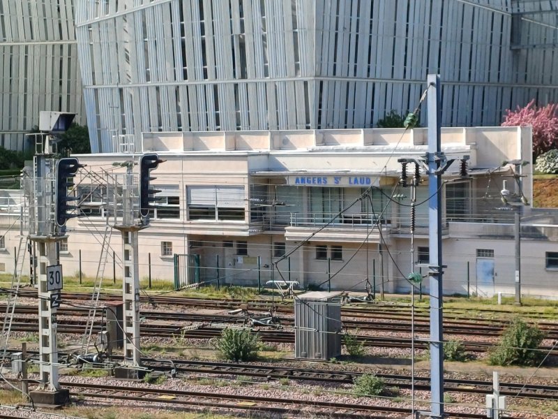 SNCF RÉSEAU : Découvrez le poste d'aiguillage d'Angers