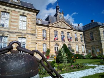 Visite guidée historique aux flambeaux à Sainte-Ménehould
