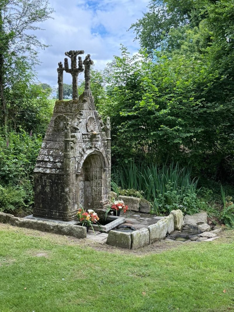 Les eaux guérisseuses et miraculeuses de Bretagne