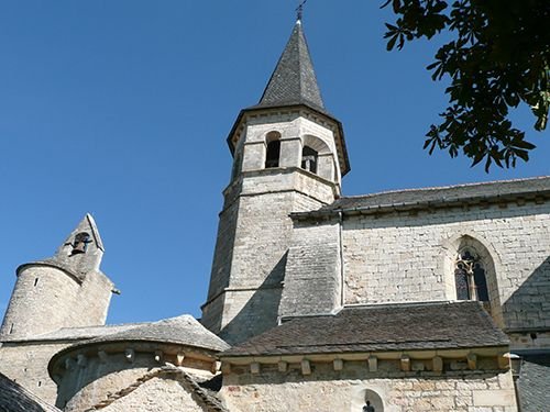 Visite de Villeneuve-d'Aveyron : de la sauveté à la bastide