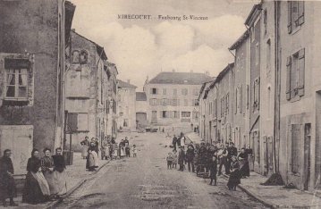 Arrêt sur image : une histoire en images et à ciel ouvert de la lutherie et de l'archèterie à Mirecourt