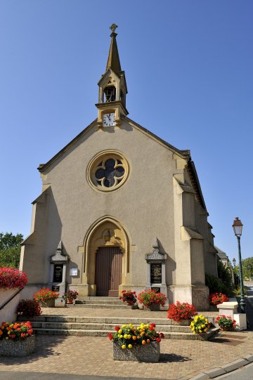 Au cœur d'une église néo-gothique