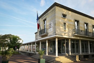 Visites de la Mairie et du PJC (ancienne mairie)