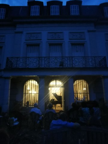 Concert argentin au salon de musique guitare flûte