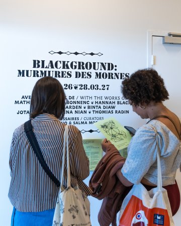 Visite partagée de l’exposition « Blackground : murmures des mornes »