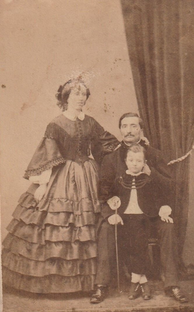 200 ans de la photographie : Du sténopé à l'appareil photo numérique