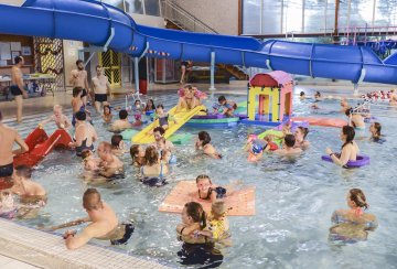 Bain de mots à la piscine du Triolo