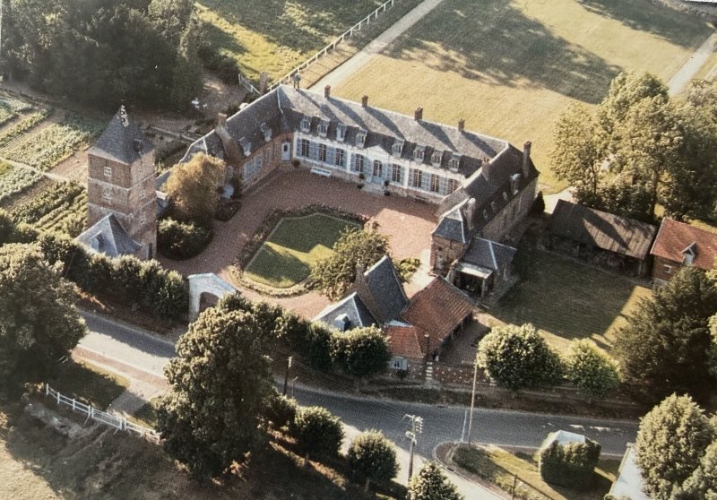 Visite des extérieurs du château de Grosville