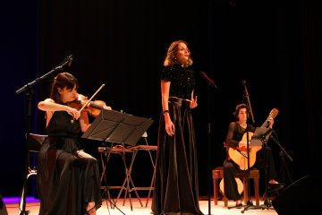 KIKI À PARIS - Albane Carrère, Elsa De Lacerda & Magali Rischette