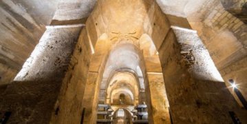Visite guidée de l'église monolithe de Saint-Emilion
