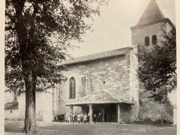 Venez découvrir l'église de Piac et son petit trésor patrimonial.