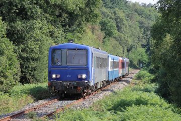 Découverte de l'association des Chemins de Fer du Centre-Bretagne et voyage à bord d'autorail des années 80