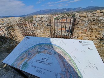 Découverte de la Chapelle des Pénitents Blancs et de la Tour Ripert
