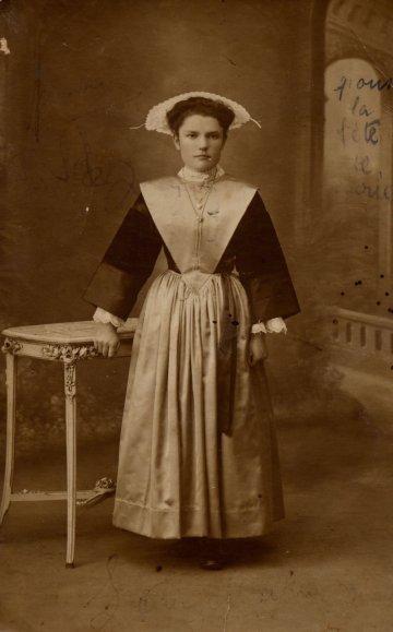 Kervignacoises en costumes d'autrefois