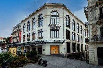 Visite guidée des Galeries Lafayette de Biarritz