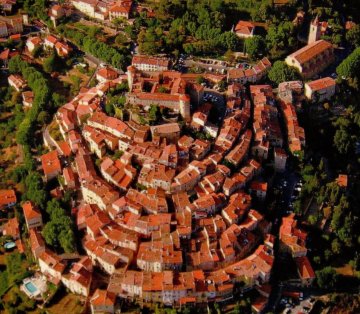 A la découverte du Village et de ses ruelles en colimaçon...