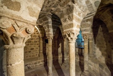 Visite de l'église, de la crypte, et du Bourg