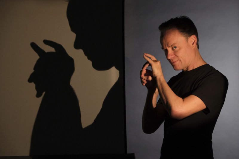 "L'Ombre au piano" : théâtre d'ombres