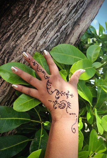 Tatouage Ephémère au Henné à l'Habitation La Salle