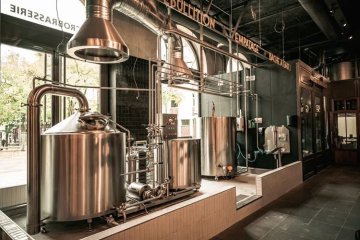 Visite de la fabrique de bière au cœur de la bourse du travail
