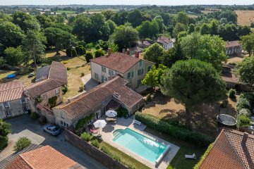 Visite du Prieuré Saint Pierre, le jardin, le parc et les éléments architecturaux inscrits à l'inventaire du Patrimoine des Monuments historiques