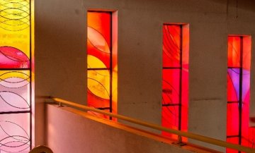 Découvrir les vitraux de Pierre Mabille à Saint-Joseph-des-Tarterêts