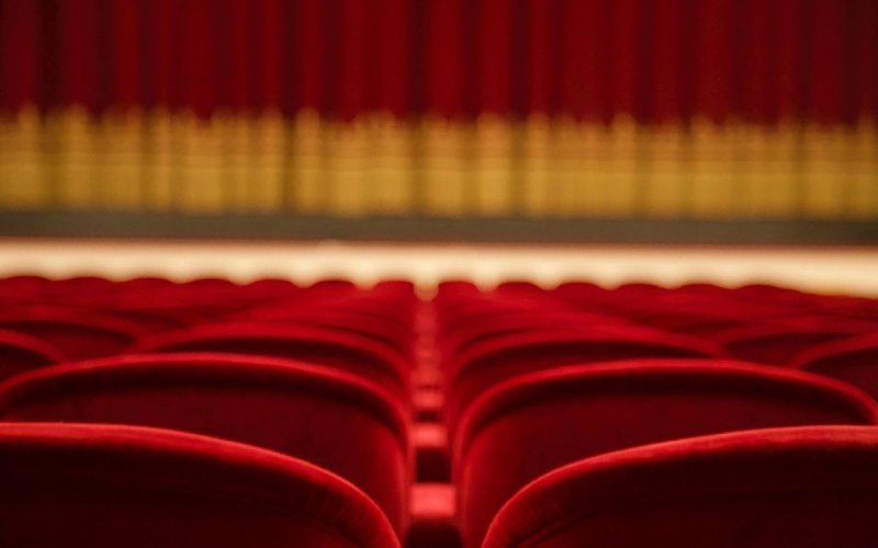 Epsiloon fête ses 5 ans au théâtre !