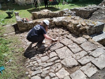 Découvrez le résultat des fouilles archéologiques d'un château fort à "enceinte Philippienne"