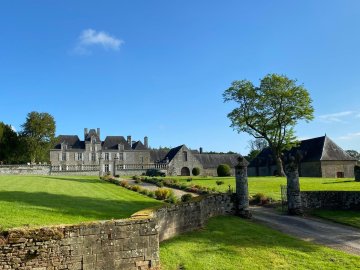 Le parc du château de Ménoray