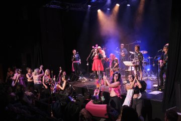 La fashion boob en concert