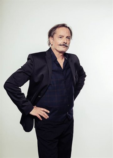 Christophe Alévêque dans Revue de presse