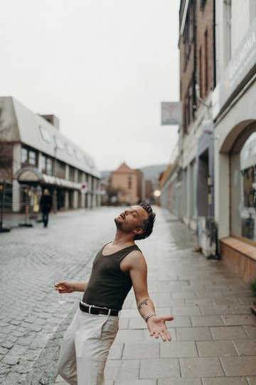 The tallest man on earth