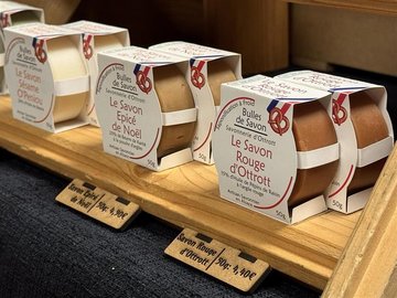 Secrets de fabrication : au cœur de la savonnerie