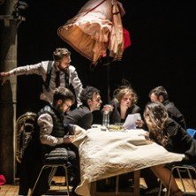 Fanfare, Tout à un Fin Sauf la Saucisse Qui en a Deux