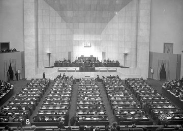 "Belle du Seigneur" à "The Deal": la Genève internationale, un théâtre du monde?