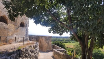 Entre Rhône et Alpilles, la Vallée des Baux un dialogue entre les humains et l’eau