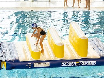 Jeux aquatiques à la piscine Léo Lagrange